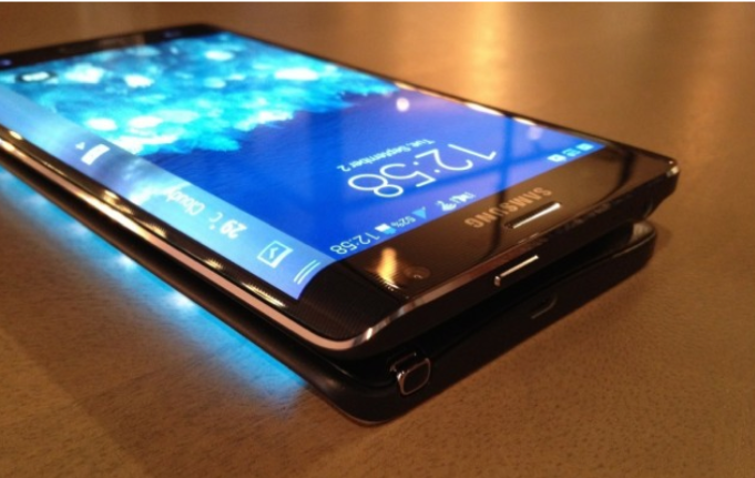 Năm 2015: Smartphone Samsung sẽ có màn hình OLED và chip 14nm