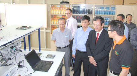 Việt - Nhật tăng hợp tác phát triển công nghiệp vi mạch bán dẫn