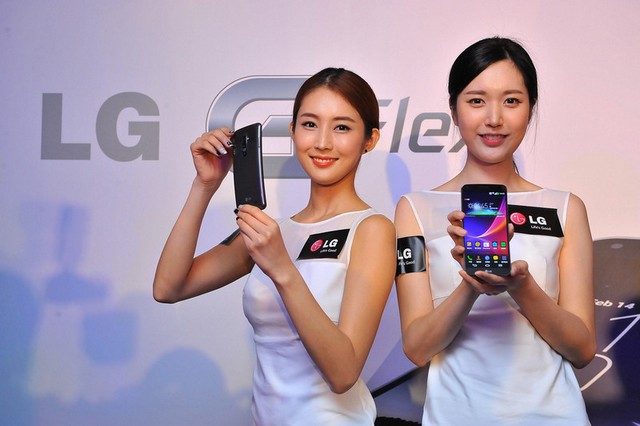 LG giới thiệu G Flex 2 tại CES 2015, sử dụng chip Snapdragon 810