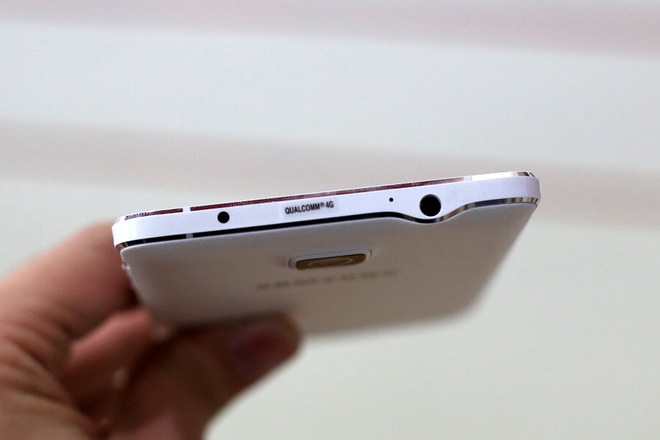 Ảnh mở hộp Galaxy Note 4 bản 4G dùng chip Qualcomm